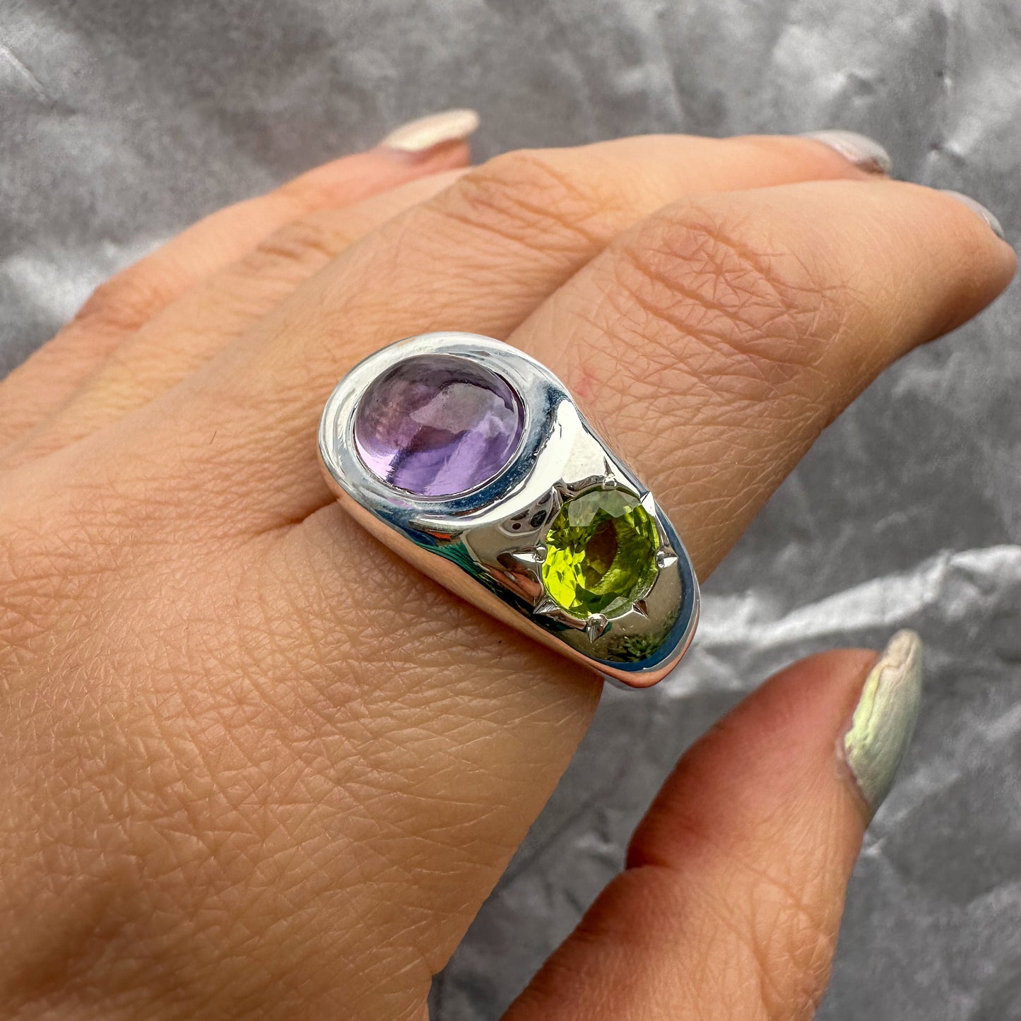 Amethyst & Peridot Sideway signet