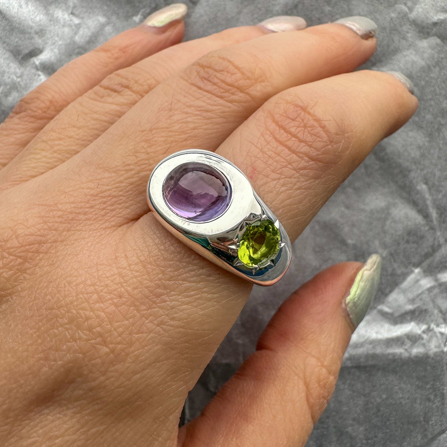 Amethyst & Peridot Sideway signet